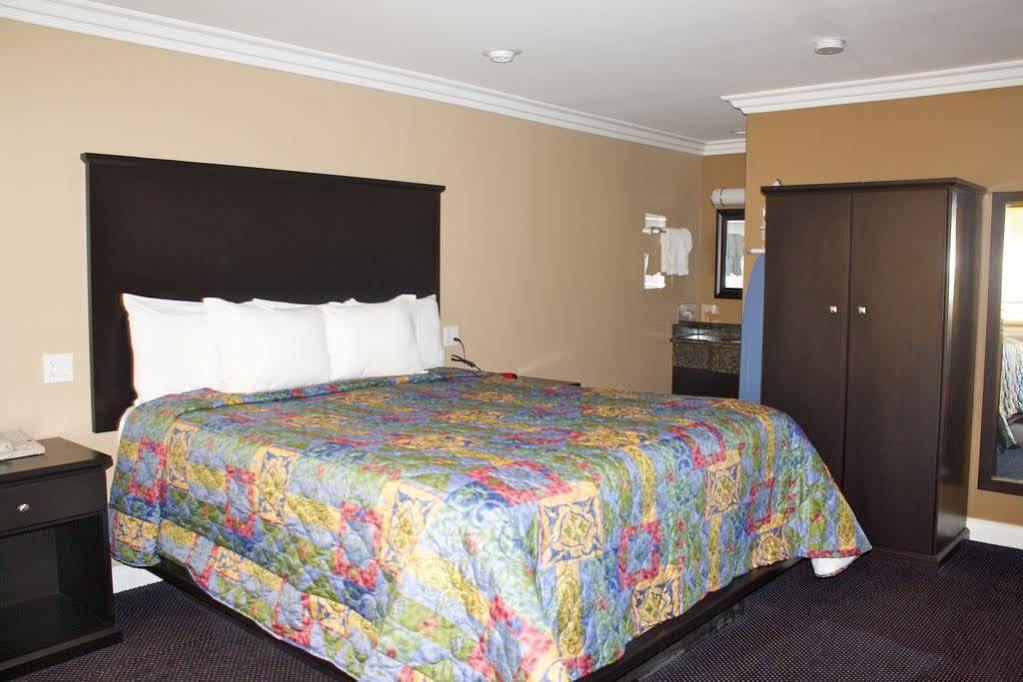 Garden Inn And Suites Glendora Esterno foto